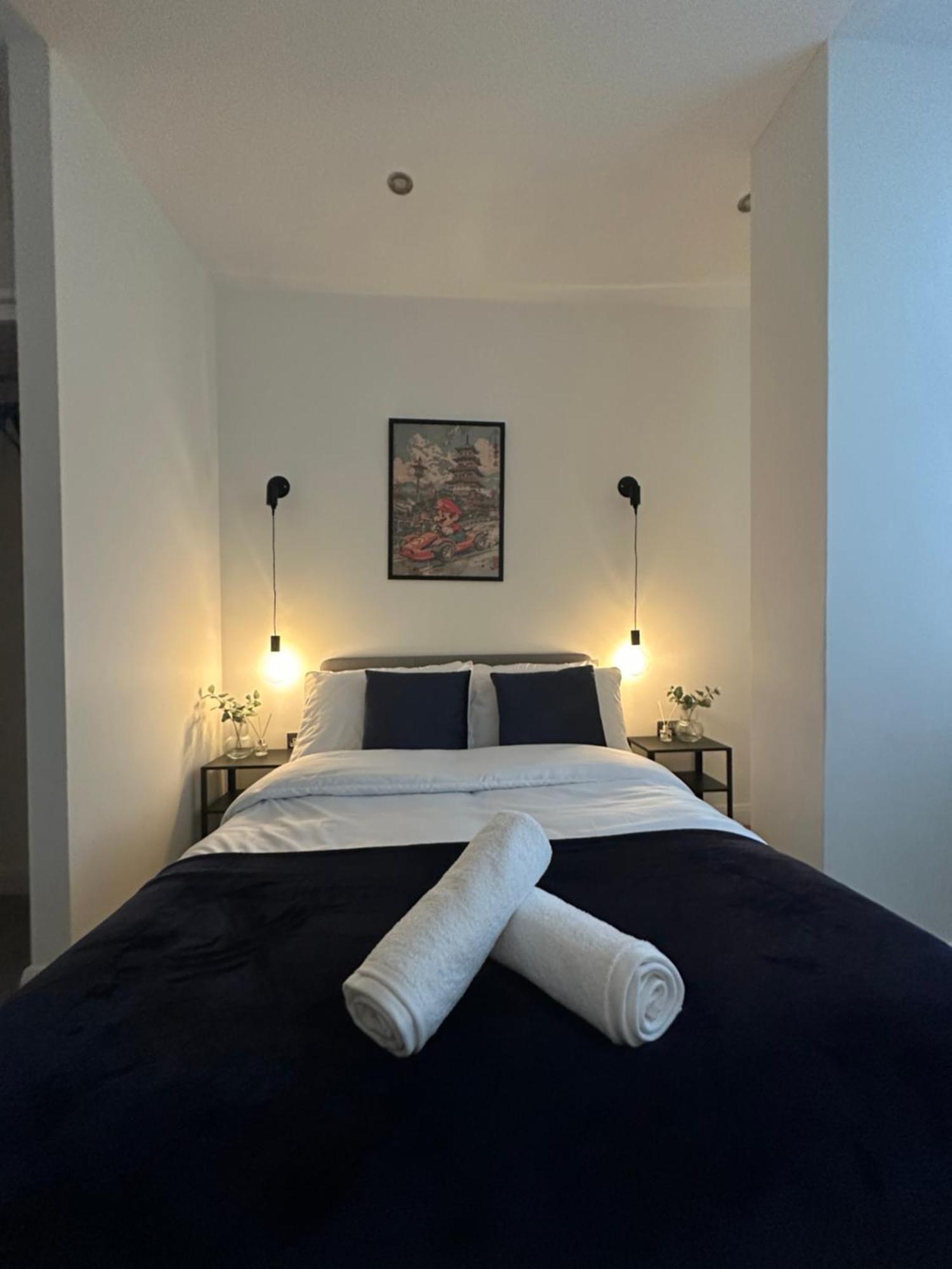 Retro Suite A Luxury Apartment With King Size Bed Wii Games And Entertainment Leicester Extérieur photo