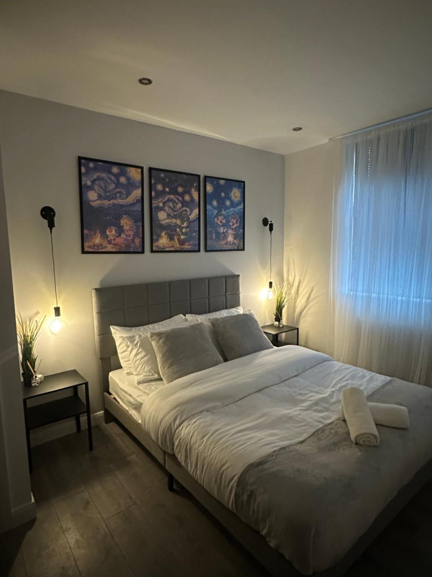 Retro Suite A Luxury Apartment With King Size Bed Wii Games And Entertainment Leicester Extérieur photo